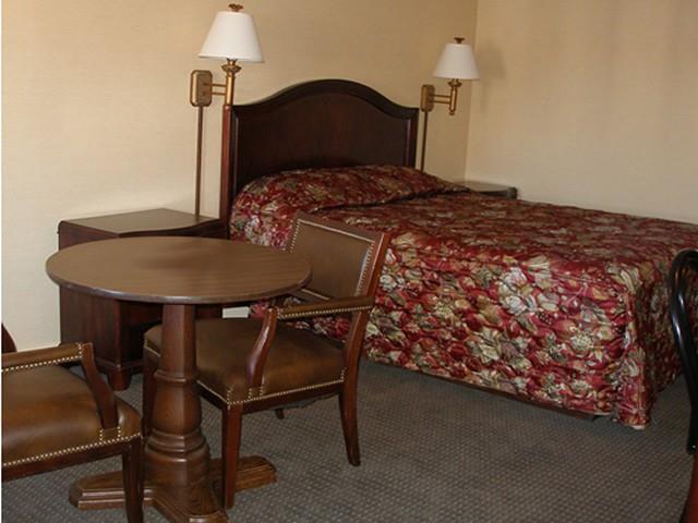 Red Carpet Inn Charlottesville Room photo
