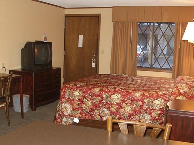 Red Carpet Inn Charlottesville Room photo